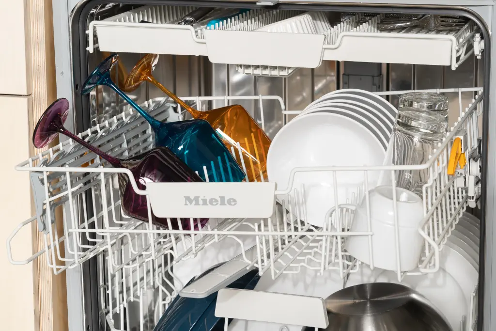 Best budget dishwasher with durable construction and modern design